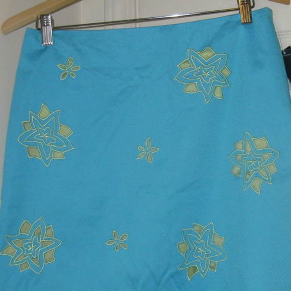 Skirt Turquoise with Green Accents New (Brand: Grace Dane Lewis) Size 10 Regular - Picture 3 of 4